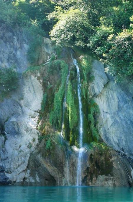 Gite De Charme : La Grange Au Lac Azur Treffort  Exterior foto