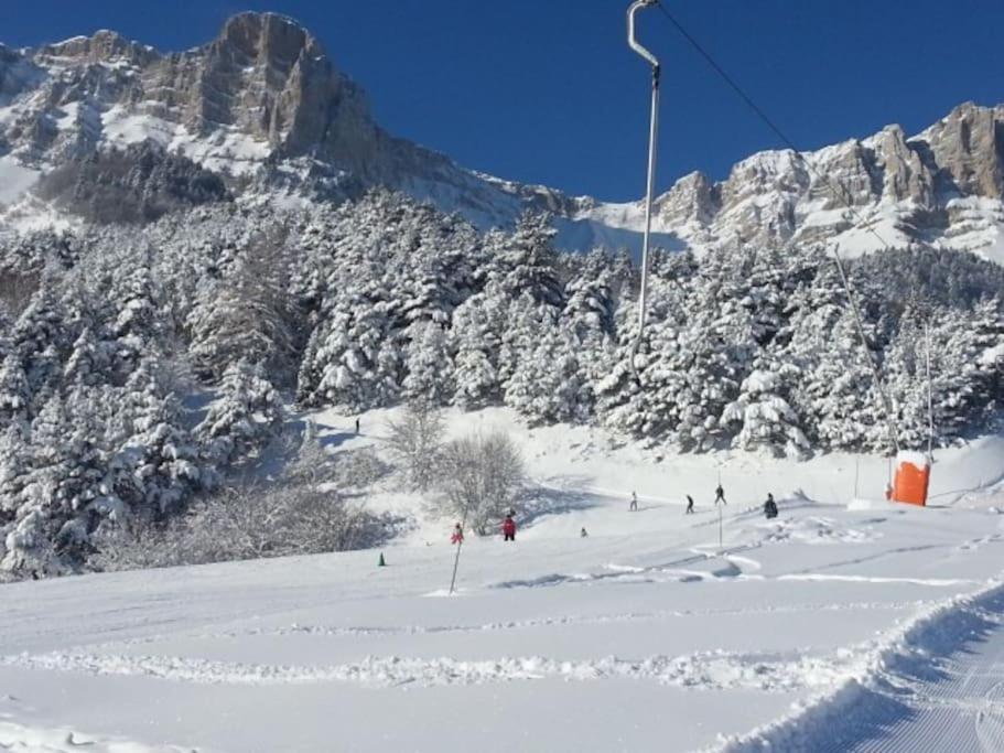 Gite De Charme : La Grange Au Lac Azur Treffort  Exterior foto